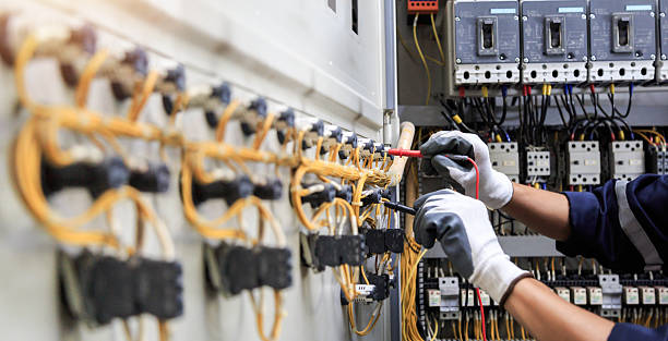 Professional Electrician technician working in Loving, NM